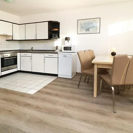 Ferienwohnung Westerwald Pude 아파트 Karlshagen